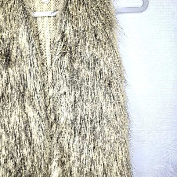 Hippie Rose sweater vest with faux fur front. Tan/black, Size XS - Picture 6 of 11